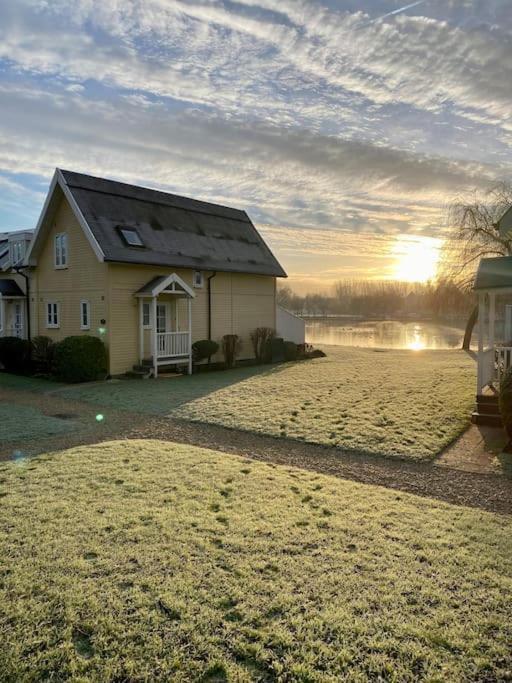 Emerald Lake House South Cerney Extérieur photo