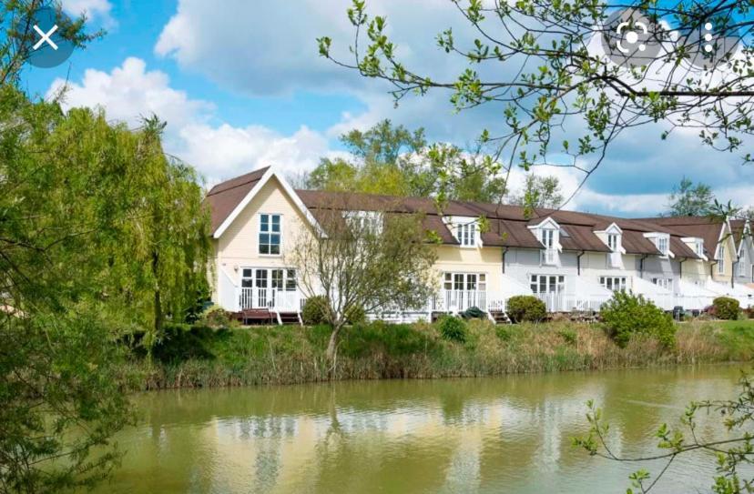 Emerald Lake House South Cerney Extérieur photo